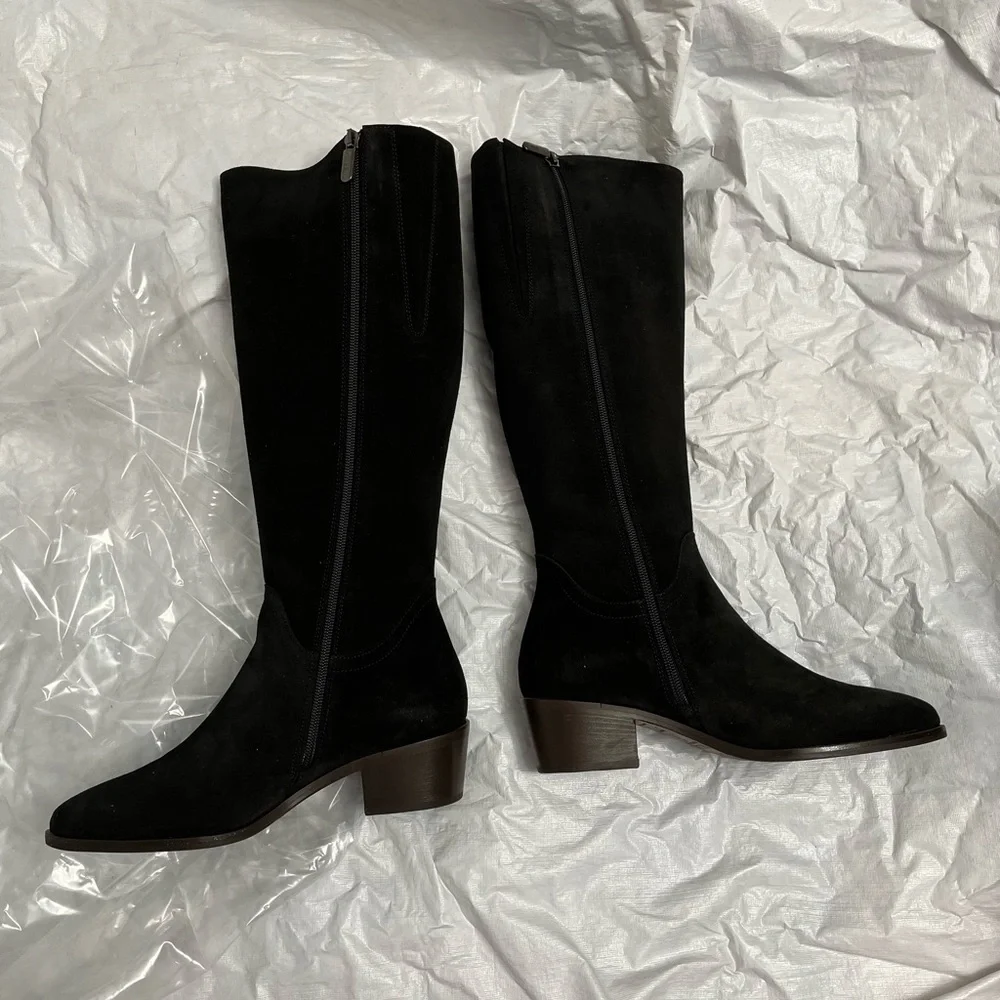 Italeau black Suede Waterproof boots Size 37.5. US 7